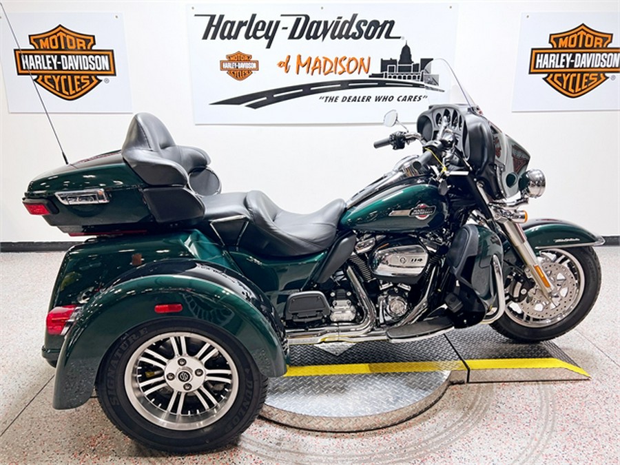2024 Harley-Davidson Tri Glide Ultra FLHTCUTG Alpine Green / Vivid Black
