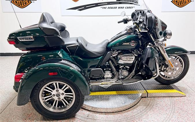 2024 Harley-Davidson Tri Glide Ultra FLHTCUTG Alpine Green / Vivid Black