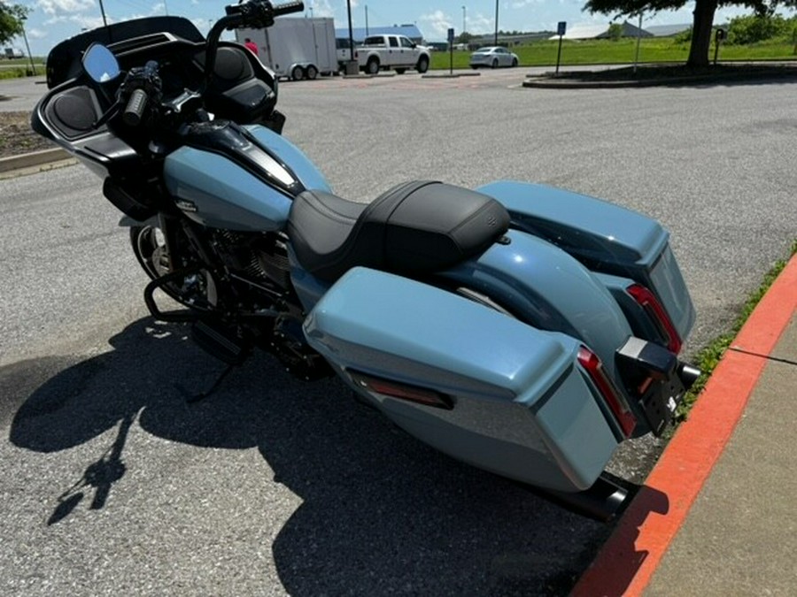 2024 Harley-Davidson Road Glide® Sharkskin Blue - Black Finish