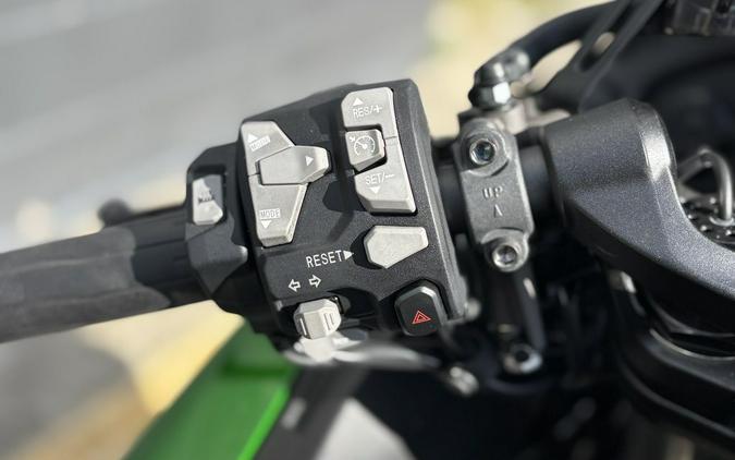 2025 Kawasaki NINJA H2® SX SE ABS