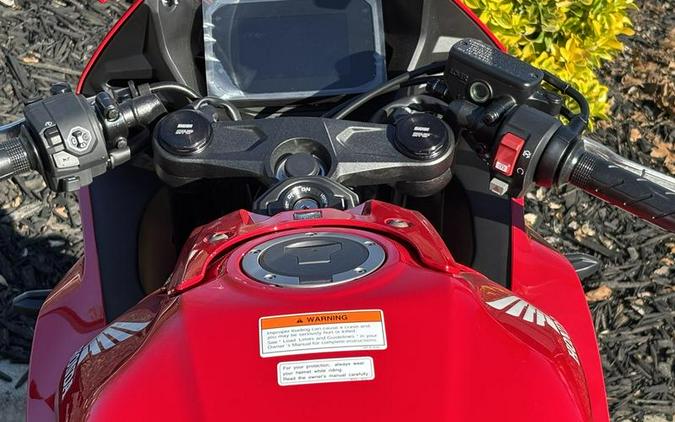 2026 Honda® CBR650R E-Clutch