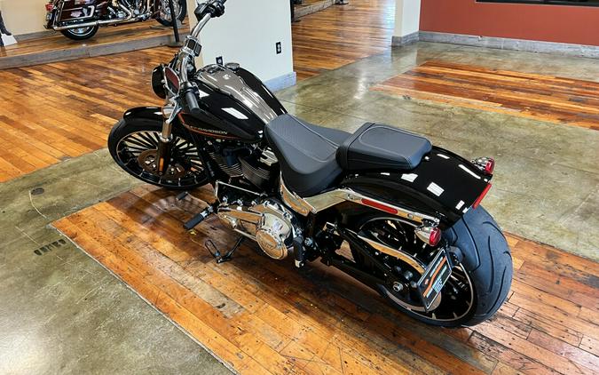 New 2024 Harley-Davidson Breakout Cruiser Motorcycle For Sale Near Memphis, TN