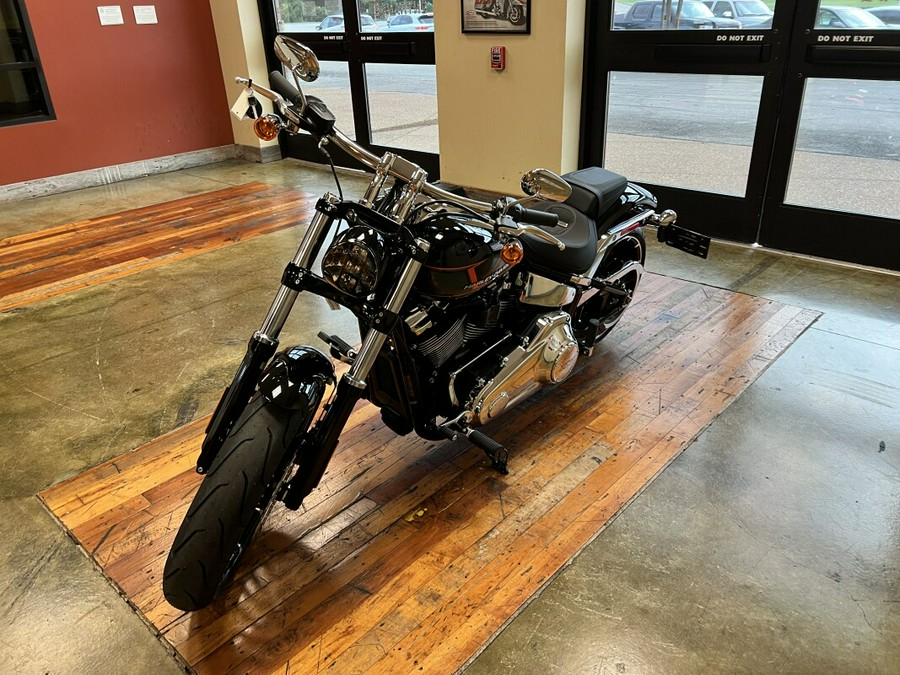 New 2024 Harley-Davidson Breakout Cruiser Motorcycle For Sale Near Memphis, TN