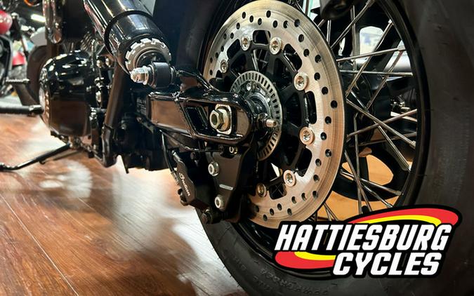 2025 Indian Chief Bobber Dark Horse Storm Gray