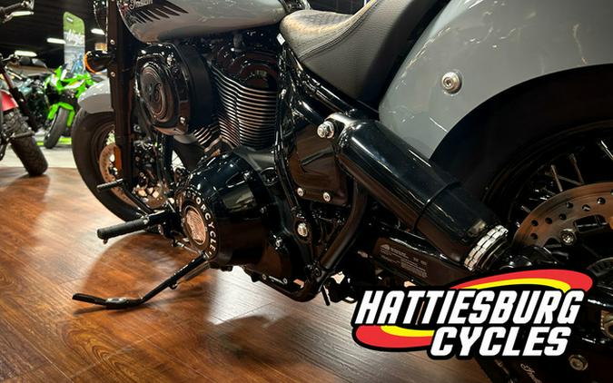 2025 Indian Chief Bobber Dark Horse Storm Gray