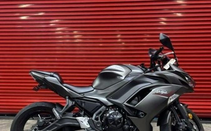2022 Kawasaki Ninja 650 ABS Metallic Matte Graphenesteel Gray