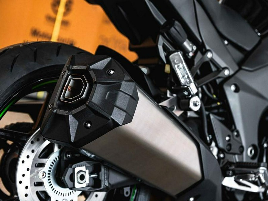 2025 Kawasaki Ninja® 1100SX ABS