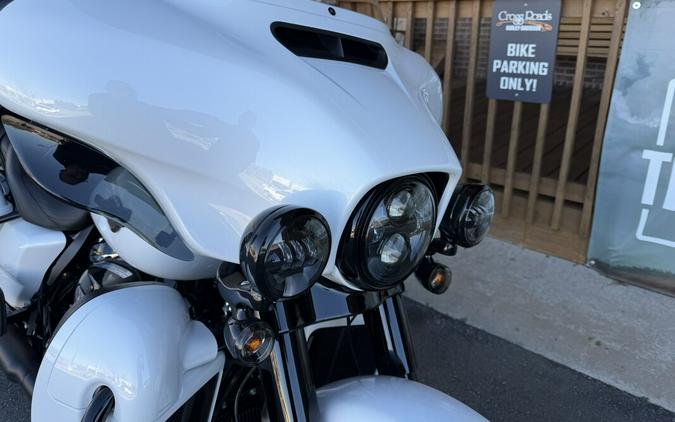 2024 Harley-Davidson Ultra Limited White Onyx Pearl - Black Finish