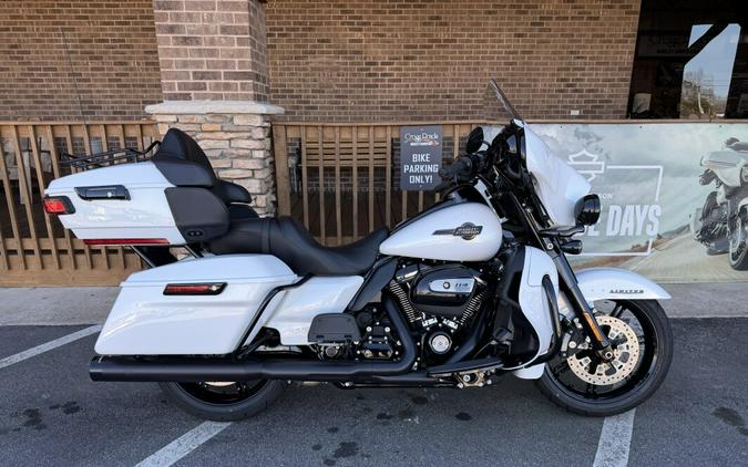2024 Harley-Davidson Ultra Limited White Onyx Pearl - Black Finish