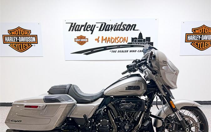 2023 Harley-Davidson CVO Street Glide FLHXSE