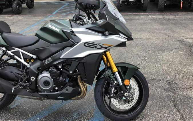 2024 Suzuki GSX-S1000GX Plus