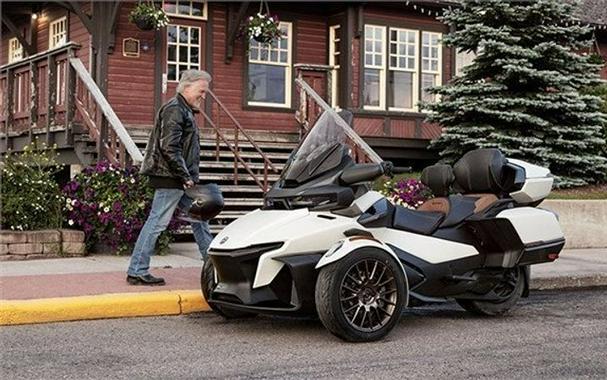 New 2024 Can-Am SPYDER RT LIMITED SEA TO SKY G2RA