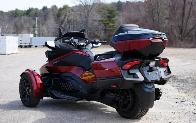 2023 Can-Am® Spyder RT Limited Dark Wheels