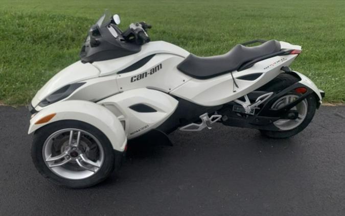 2012 Can-Am® Spyder Roadster RS