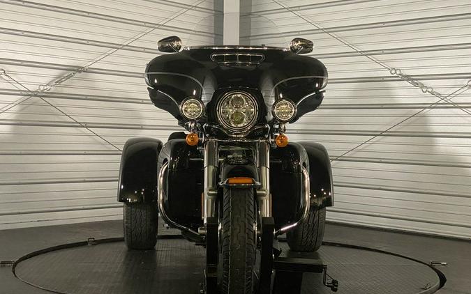 2015 Harley-Davidson® FLHTCUTG - Tri-Glide® Ultra