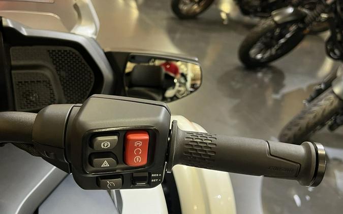 2026 Can-Am® Spyder F3 Limited Platine