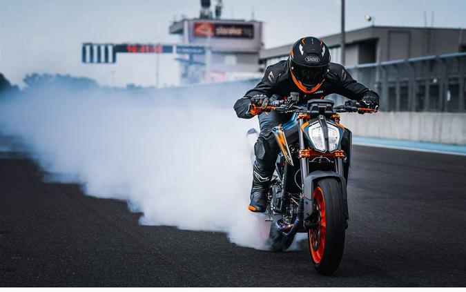 2023 KTM DUKE 890 R