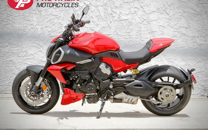 2024 Ducati Diavel V4 Red