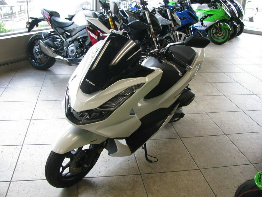 2022 Honda® PCX ABS