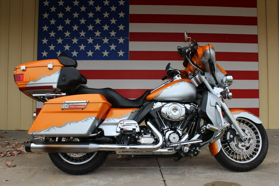 2013 Harley-Davidson® FLHTCU - Electra Glide® Ultra Classic®