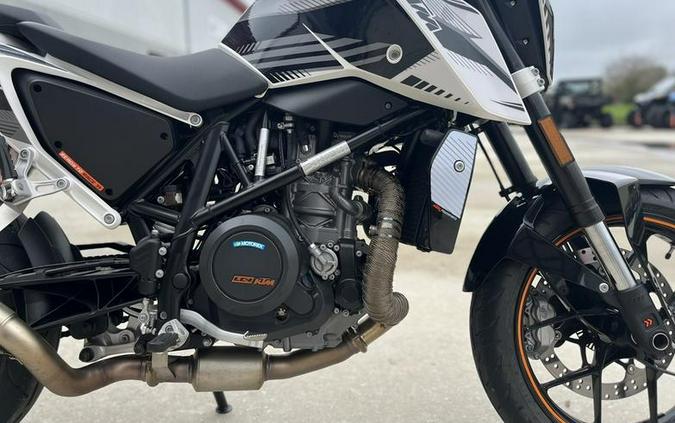 2017 KTM 690 Duke