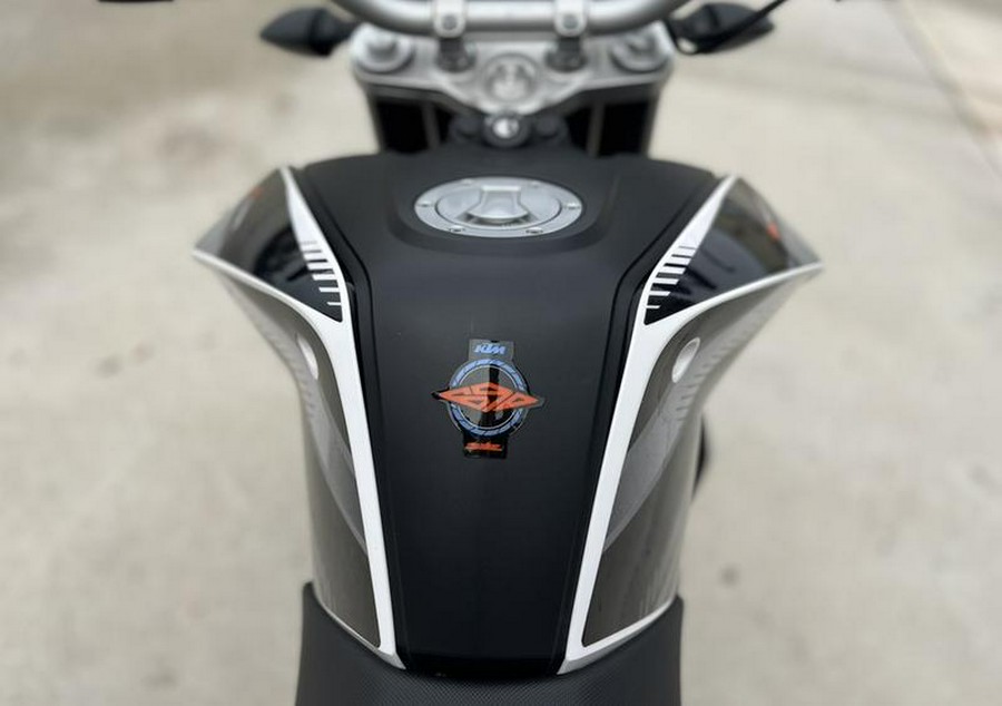 2017 KTM 690 Duke