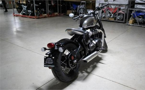 2023 Triumph Bonneville Bobber Chrome Edition Chrome / Jet Black