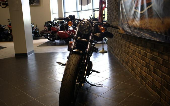 2019 Iron 883™ (XL883N)