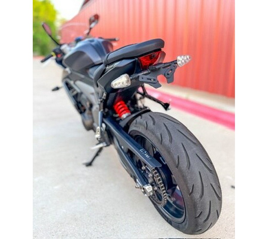 2025 Triumph Daytona 660 Satin Granite / Satin Jet Black