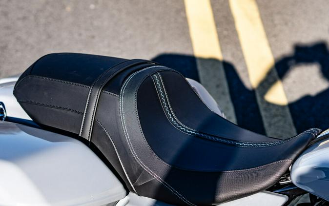 FLTRX 2024 Road Glide™