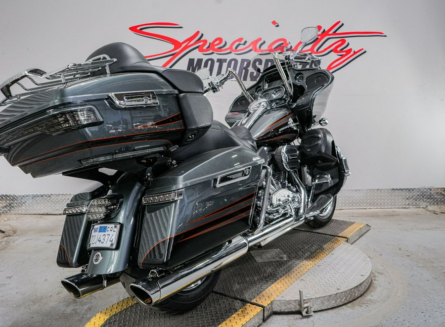 2016 Harley-Davidson CVO™ Road Glide™ Ultra