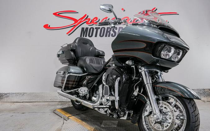 2016 Harley-Davidson CVO™ Road Glide™ Ultra