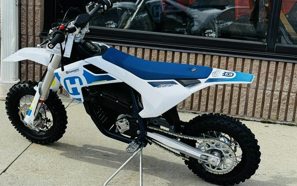 2024 Husqvarna Motorcycles EE 3