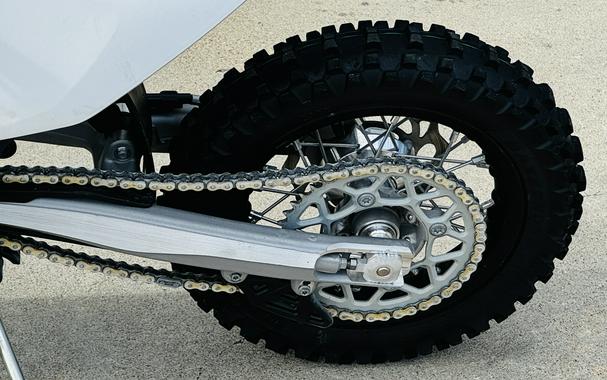 2024 Husqvarna Motorcycles EE 3