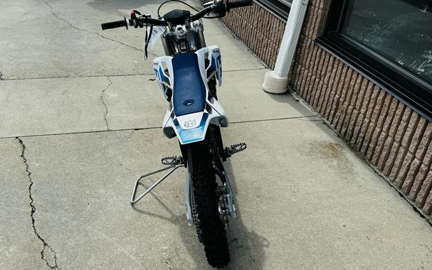 2024 Husqvarna Motorcycles EE 3