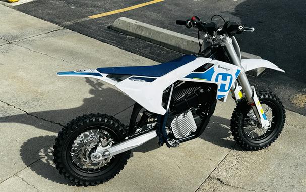 2024 Husqvarna Motorcycles EE 3