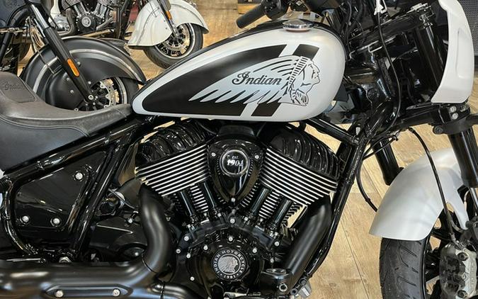 2024 Indian Sport Chief Ghost White Metallic Smoke