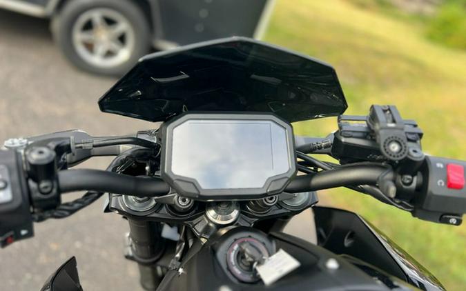 2024 Kawasaki Z900 ABS Metallic Spark Black/Metallic Matte Dark