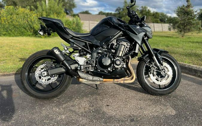 2024 Kawasaki Z900 ABS Metallic Spark Black/Metallic Matte Dark