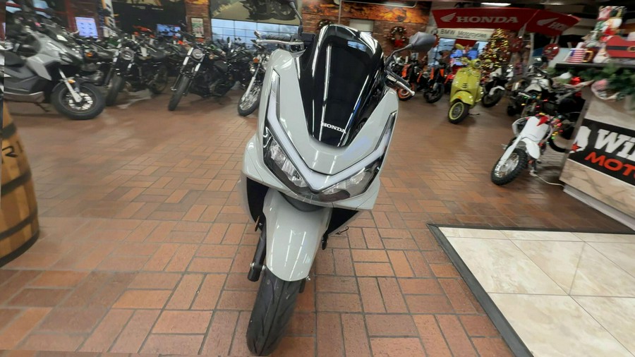 2025 Honda PCX160 ABS
