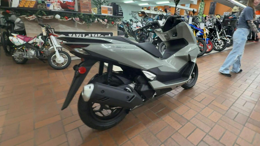 2025 Honda PCX160 ABS