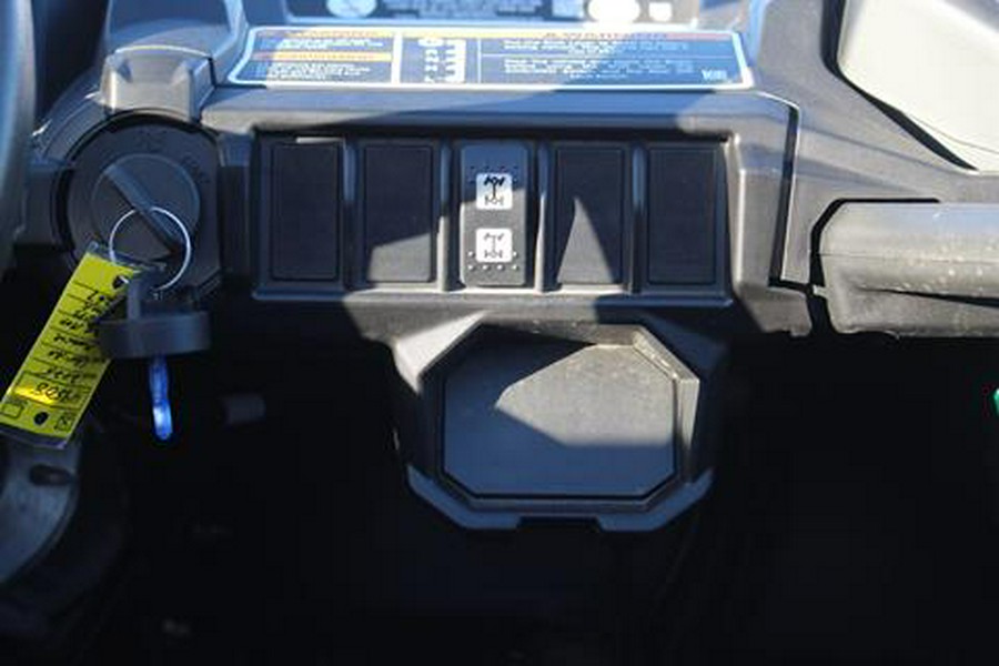 2025 Can-Am Maverick Sport Max DPS