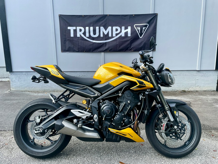 Triumph Street Triple RS Cosmic Yellow Price, Images, Mileage, Specs &  Features