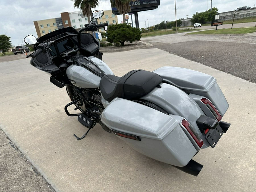 2025 Harley-Davidson Road Glide Billiard Gray