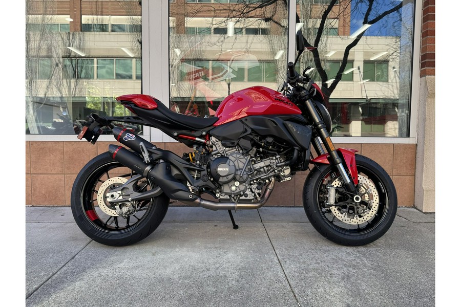 2026 Monster V2 - Ducati