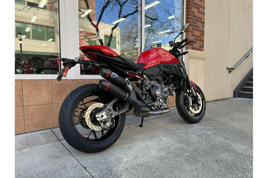 2026 Monster V2 - Ducati