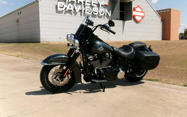 2025 Harley-Davidson® FLHC - Heritage Classic