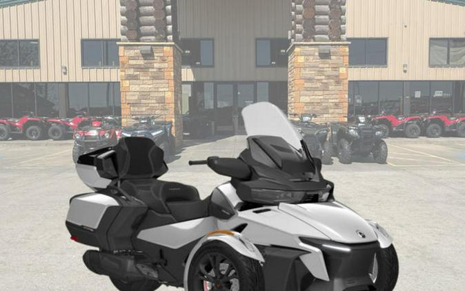 2024 Can-Am® Spyder RT Limited Dark Wheels