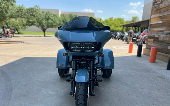 2024 Harley-Davidson® Road Glide® 3 Sharkskin Blue - Black Finish