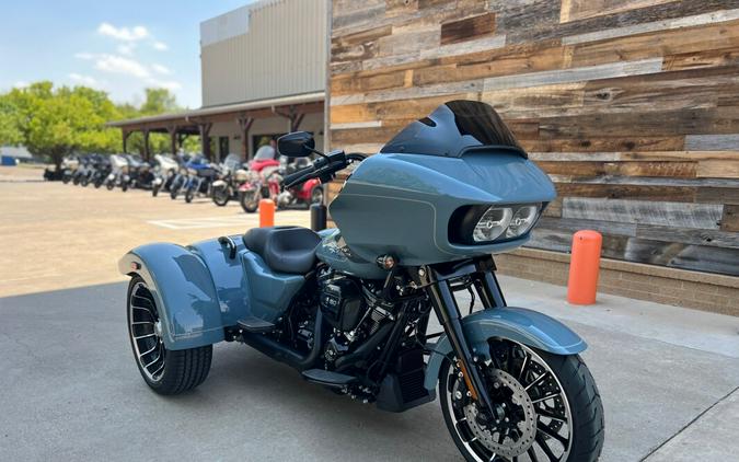 2024 Harley-Davidson® Road Glide® 3 Sharkskin Blue - Black Finish